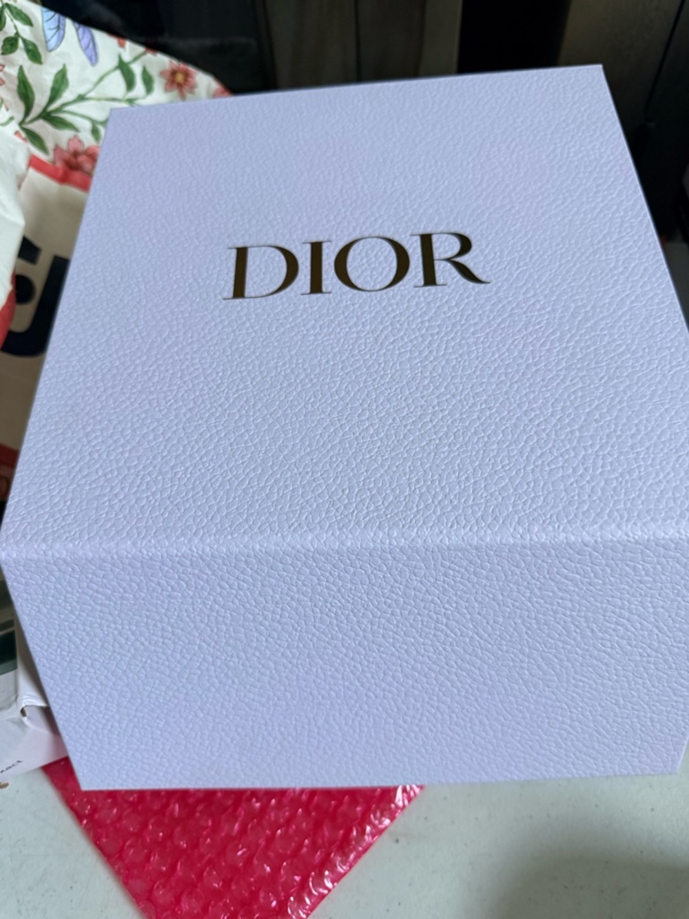 Dior Round Embroidered makeup Pouch in Peach & Gold w gifts - Picture 10 of 11